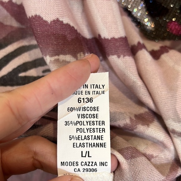 Via Vitale oversized knit top crew neck with drop shoulder rhinestone detail - Picture 11 of 15